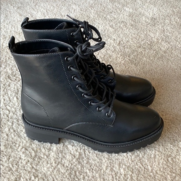 NWOT Combat Boots - Picture 3 of 4